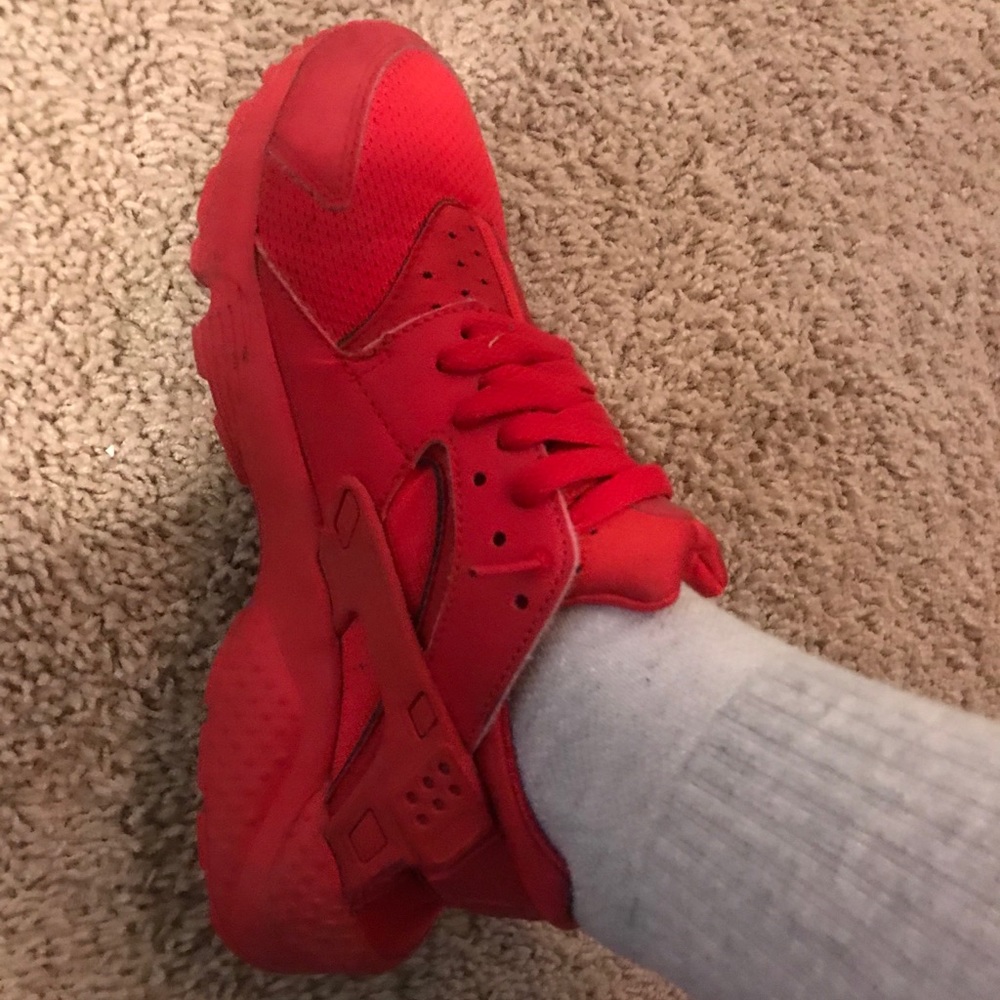Red Huraches - Picture 5 of 11